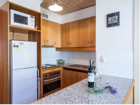 Cora Lynn - Apartment 18 - Tourism TAS 3