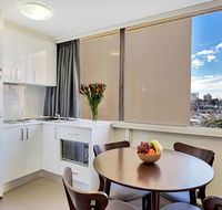 Cosmopolitan apartment at College St - Tourism TAS