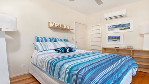 Costa Del Sol - WiFi And Austar - Tourism TAS 3