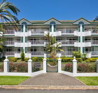 Costa Royale Trinity Beach - Hobart Tourism