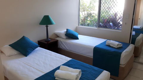 Costa Royale Trinity Beach - Hobart Tourism 2