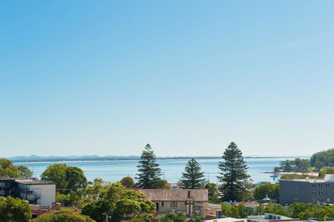 Cote D'Azur Resort - Hobart Tourism 0