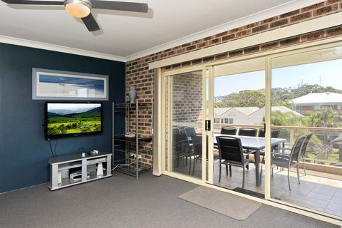 Cottage Court 10 - Nelson Bay - Hobart Tourism 1