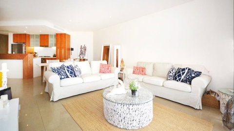 COTTON BEACH ROOF TOP 113 WITH OCEAN VIEWS - Tourism TAS 3