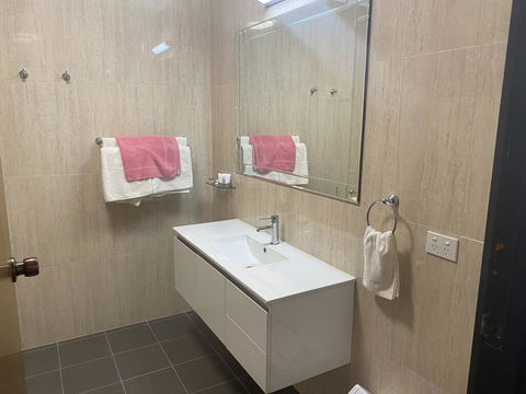 Country Plaza Halls Gap - Hobart Tourism 3