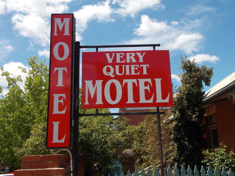Cowra Crest Motel - Hobart Tourism 0