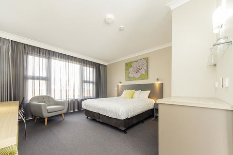 Cowra Services Club Motel - Hobart Tourism 0