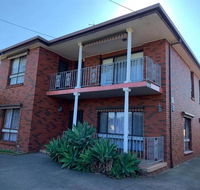 Cozy Ensuite Master Bedroom in Bentleigh East - Hobart Tourism