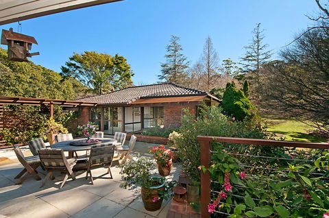 Craigdarroch Courtyard Cottage, 22 Bartle Road - Hobart Tourism 0