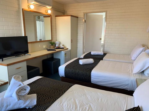 Crest Motor Inn - Hobart Tourism 3