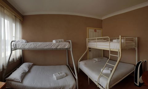 Cringila Hotel - Tourism TAS 1