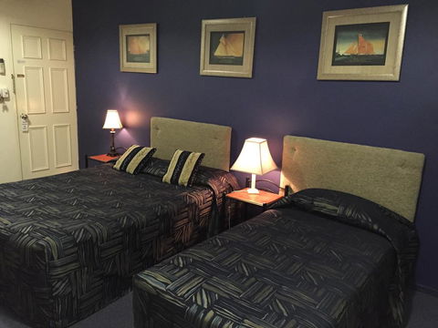 Criterion Motel Rockhampton - Hobart Tourism 1