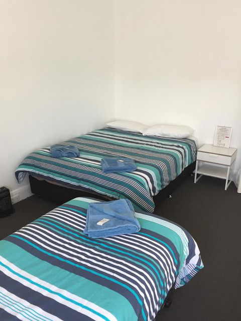 Crown Inn Hotel - Tourism TAS 0