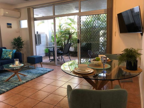 Crystal Palms - Hobart Tourism 3