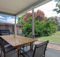 Cuddles Cottage' 4 Christmas Bush Avenue - pet friendly holiday house near Dutchies