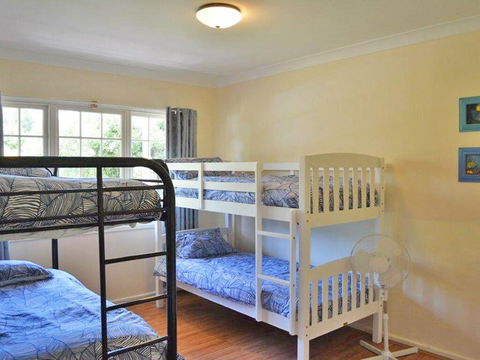 Cuddles Cottage' 4 Christmas Bush Avenue - Pet Friendly Holiday House Near Dutchies - Hobart Tourism 2