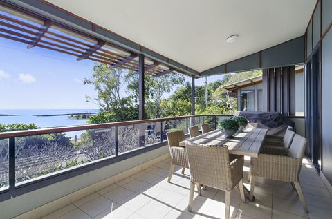 Currumbin Beachside Holiday Home - Hobart Tourism 0