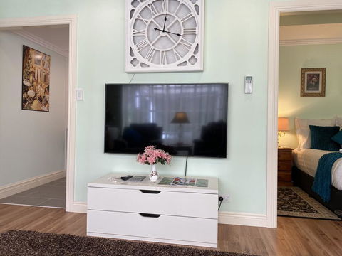 Curtis Falls Studio-Apartment - Hobart Tourism 2