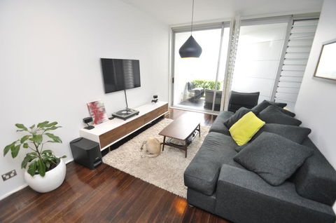 Darlinghurst Self-Contained Modern One-Bedroom Apartment (313 BUR) - Tourism TAS 0