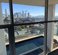 Darlinghurst Spacious apartment with balcony and pool with harbour views - Tourism TAS