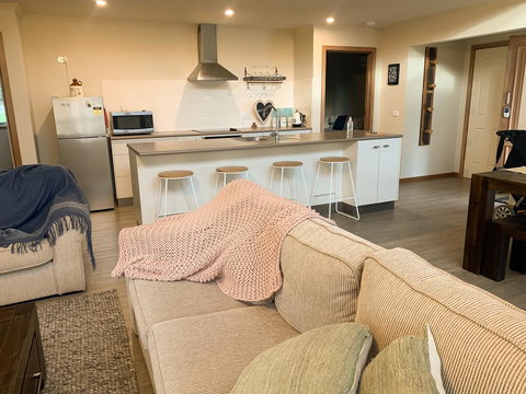 Daysend Cottages - Hobart Tourism 1