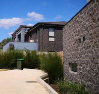 Delicate and Peaceful Bundoora Townhouse 11 - Tourism TAS