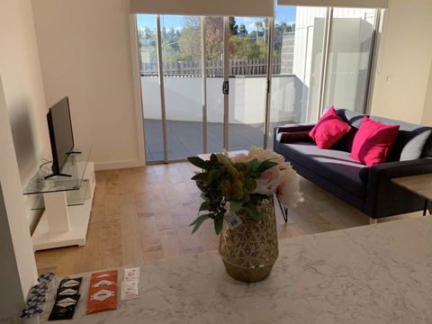 Delicate And Peaceful Bundoora Townhouse 12-R4 - Tourism TAS 3