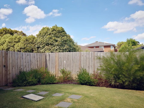 Delicate And Peaceful Bundoora Townhouse 20-R3 - Tourism TAS 1