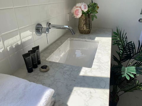 Delicate And Peaceful Bundoora Townhouse 7-R1 - Tourism TAS 2