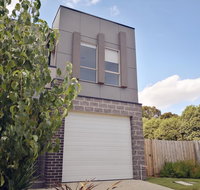 Delicate and Peaceful Bundoora Townhouse 7-R4