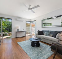 Deluxe Unit with Pool Parking and Gym near Beaches - Hobart Tourism