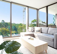 Designer Apartment with Balcony in Quiet Suburb - Hobart Tourism