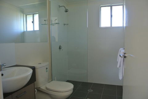Dooley's Tavern & Motel Springsure - Hobart Tourism 3