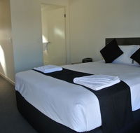 Dooley's Tavern  Motel Springsure - Hobart Tourism