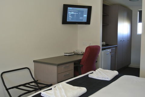 Dooley's Tavern & Motel Springsure - Hobart Tourism 2