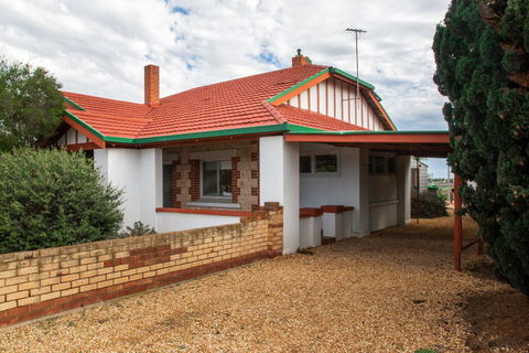 Doreen's - Tourism TAS 2