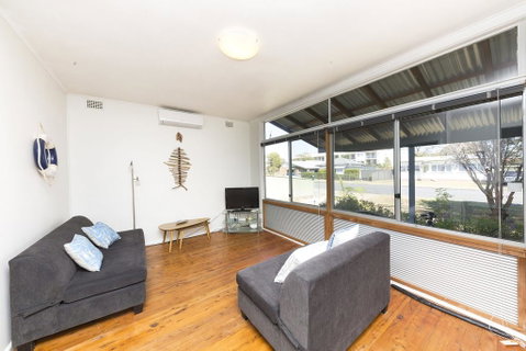 DOUGLAS COTTAGE FORSTER - Tourism TAS 1