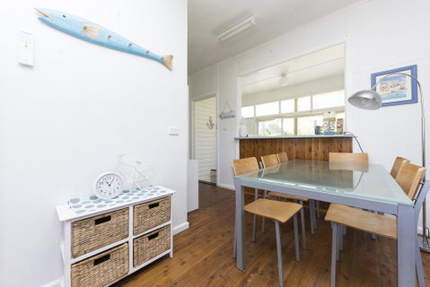 DOUGLAS COTTAGE FORSTER - Tourism TAS 3