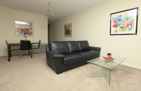 Downstairs In Hawthorn - Tourism TAS 2