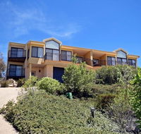 Dromaius 5 - Great Views of The Snowy Mountains - Hobart Tourism