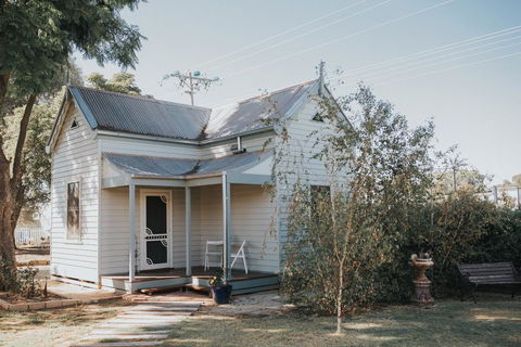 Dubuque Bed And Breakfast - Tourism TAS 2