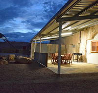 Dug Out BB Apartments - Hobart Tourism