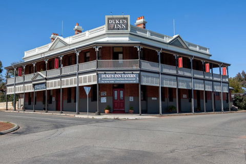 Duke's Inn - Hobart Tourism 0