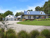 Duncraig House - open fireplace spa pet friendly