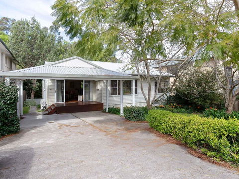 Dutchies Haven', 11 Christmas Bush Ave - Air Con, Large Enclosed Yard, 2 Minute Walk To Dutchies - Hobart Tourism 0