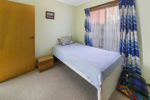 Eagle Point Getaway - Waterfront Serenity! - Hobart Tourism 1