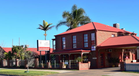 Early Australian Motor Inn - Tourism TAS 1