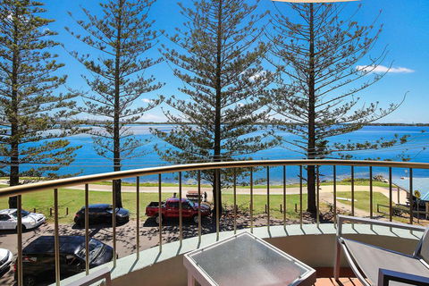 Eastbourne U6, 80 Esplanade. Golden Beach - Tourism TAS 3