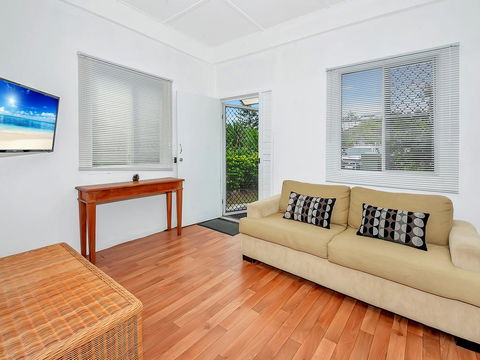 Easy Going Holiday Unit On McKenzie MK6 - Hobart Tourism 2