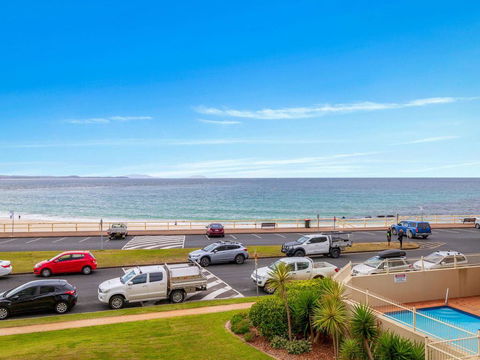 Ebbtide 6 - Opposite Main Beach - Tourism TAS 1